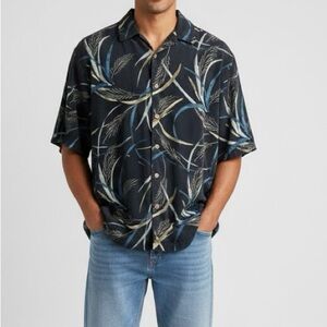 Tommy Bahama 100% Silk Black Floral Button Down Small